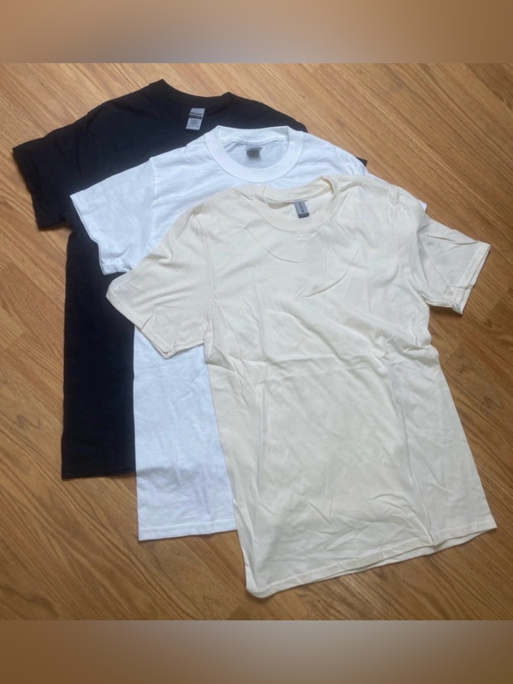 Gildan Crew Neck T-Shirts - Black, White & Cream unisex small NWOT